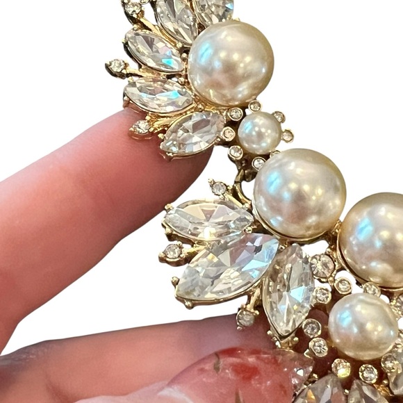 NECKLACE BANANA REPUBLIC Statement Necklace Rhinestones Faux Pearls Formal 20” - Picture 15 of 16